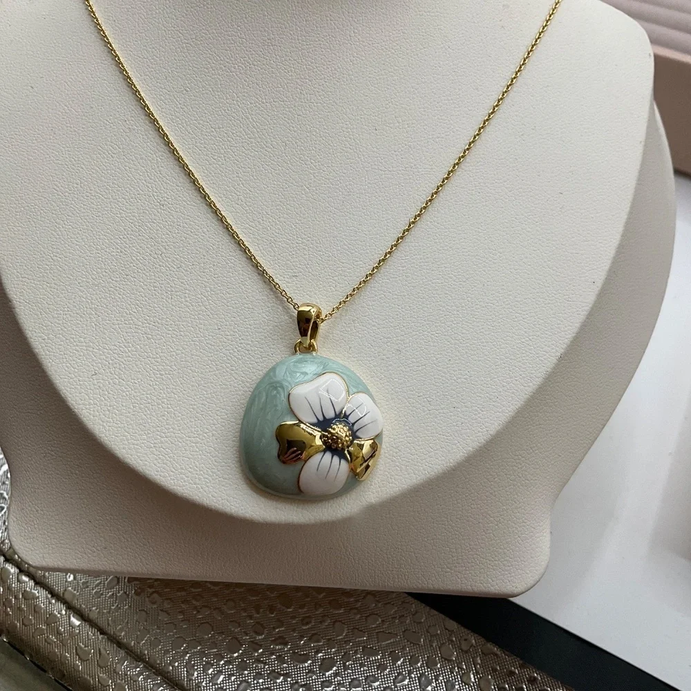 Jewelry set made of high-quality medical steel coated with enamel